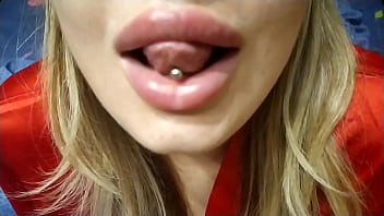 I smear my lips with lipstick suck a dick and cum on my lips