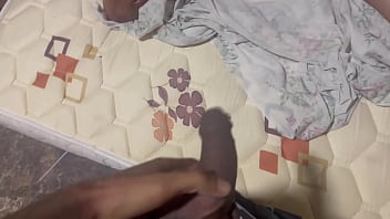 Nossa amigo não quis emprestar sua namorada gostosa e a outra menina parece mulher elástico olha o que ela faz