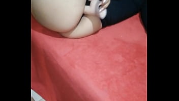 Sexy colegiada mandando guebo y masturbándose