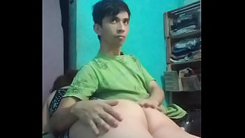 Le toco el culo suavemente