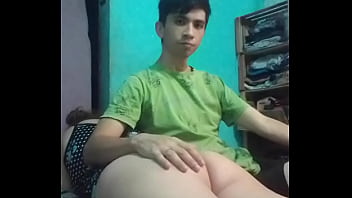 Le toco el culo suavemente