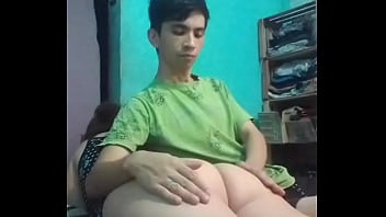 Le toco el culo suavemente