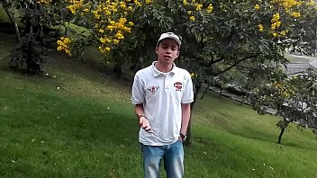 Chico Pecoso Le Gusta Que Le Chorreen El Culo De Semen En Lugares Publicos thumbnail