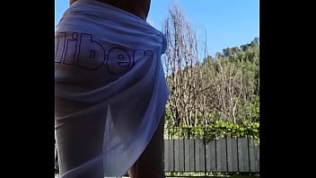 Celui ou celle qui me fera le plus gros tips recevra une vidéo sexy mais plus