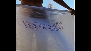 Celui ou celle qui me fera le plus gros tips recevra une vidéo sexy mais plus