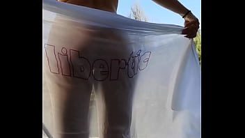 Celui ou celle qui me fera le plus gros tips recevra une vidéo sexy mais plus