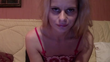 Suzy blonde amateur milf flashes tits & shakes ass on webcam