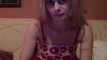 Suzy blonde amateur milf flashes tits & shakes ass on webcam