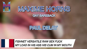 Je suis en résille il porte un string fendu m’attache me chauffe puis s’empale sur ma bite avec envieet mo