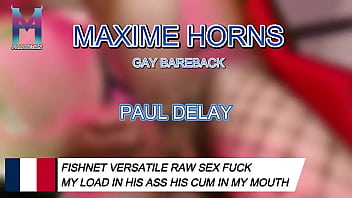 Je suis en résille il porte un string fendu m’attache me chauffe puis s’empale sur ma bite avec envieet mo