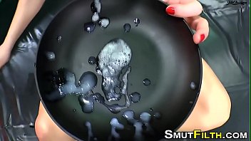 Bukkaked Ho Sucks Up Cum thumbnail