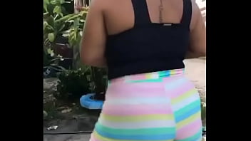 Quenga de favela com seu cuzão