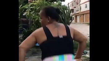 Quenga de favela com seu cuzão