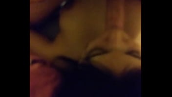 Preciosa latina mamando verga