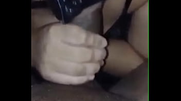 Falei pro meu corno como levei leitada do personal no vestiário e ele goza ouvindo