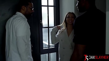 Stunning babe bambi silk craves for interracial hardcore sex