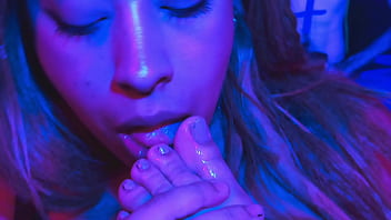 Paola loves to suck her toes