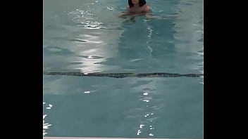 Hanging out with #annacummings and her hubby tom at the hotel swimming pool