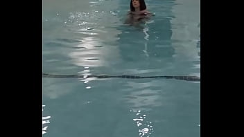 Hanging out with #annacummings and her hubby tom at the hotel swimming pool