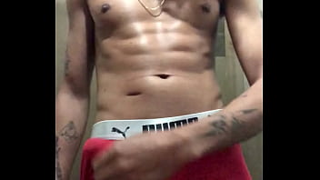 Gosta de um malandro pauzudo cavalo exibindo pra cam