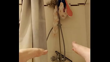 à ton avis qu'est ce que je fais là dans ma baignoire met le son pour le à ton avis qu'est ce que je fais là dans ma baignoire met le son pour le