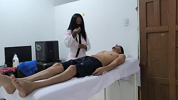 "masaje mulata de 20 años con nalgas perfectas seduce en la sala de masajes"