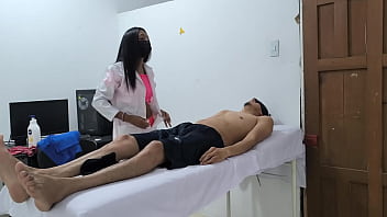 "masaje mulata de 20 años con nalgas perfectas seduce en la sala de masajes"