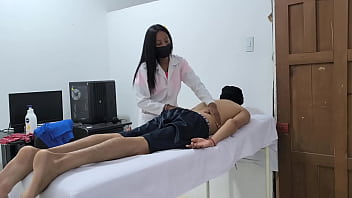 "masaje mulata de 20 años con nalgas perfectas seduce en la sala de masajes"