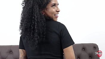 Minha meia irmã negra perfeita me mamou no sigilo