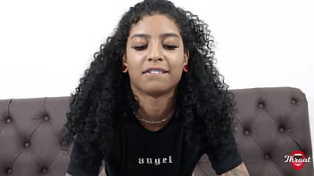 Minha meia irmã negra perfeita me mamou no sigilo