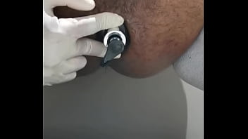 Arrombando Meu Cú Com O Vidro De Sabonete Líquido thumbnail