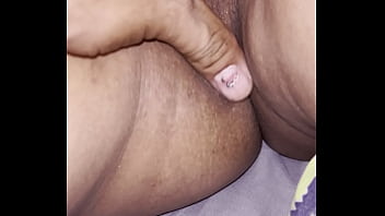 Jugando con la rica panochita de frida ella es muy sexy y humeda