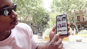 Me follo a una australiana guarra que conozco a través de sex dater en esa página hay muchas tias con ganas de polla