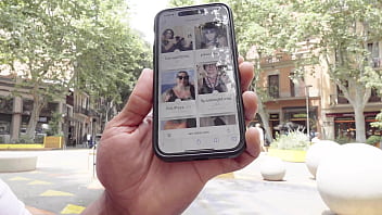 Me follo a una australiana guarra que conozco a través de sex dater en esa página hay muchas tias con ganas de polla