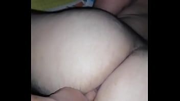 Lo Pongo En Su Posición Favorita Y Lo Penetro Rico Así Como Le Gusta thumbnail