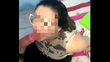 Loira rabuda dando o cu no pelo