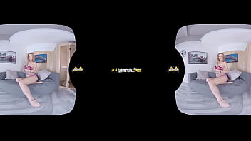 Redhead gets off while pissing in virtual reality