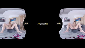 Redhead gets off while pissing in virtual reality