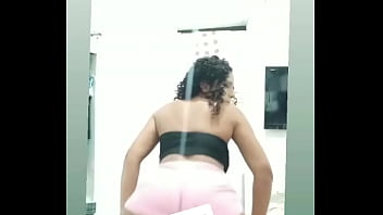 Piranha estiguando gostoso