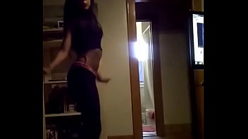 Slut dance here ass off