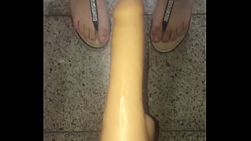 Cogiendo Con Juguete Por El Culo thumbnail