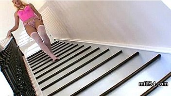 Hot cougar blows a big dick