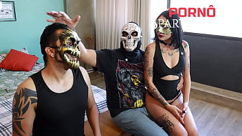 Patty cospe no pau e senta que é uma delícia