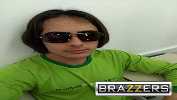 Novinho Cego Bem Dotado Indo Foder Ta A Mãe Do Amigo thumbnail