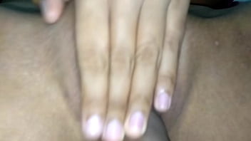 ควยที่แข็งแรงแหย่หีเพื่อนสาว