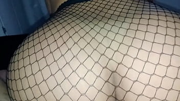 Puta latina culona pone bien cachonda para que le follen el culo