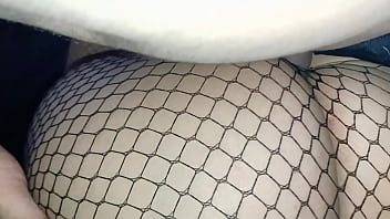 Puta latina culona pone bien cachonda para que le follen el culo