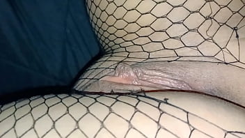 Puta latina culona pone bien cachonda para que le follen el culo