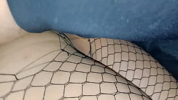 Puta latina culona pone bien cachonda para que le follen el culo