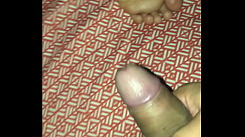 Madrastra olvida ponerse rompa antes de ir a dormir